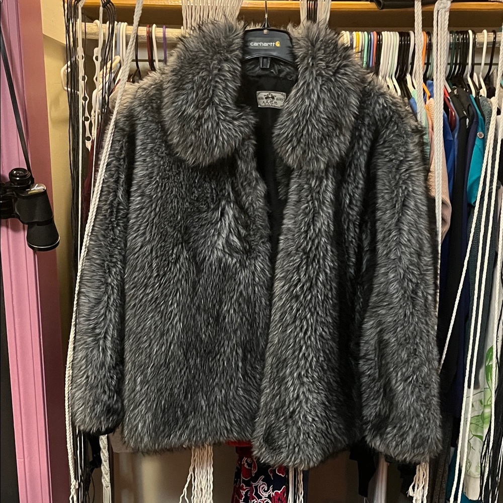 Elegant Faux Fur Teddy Jacket - Charcoal